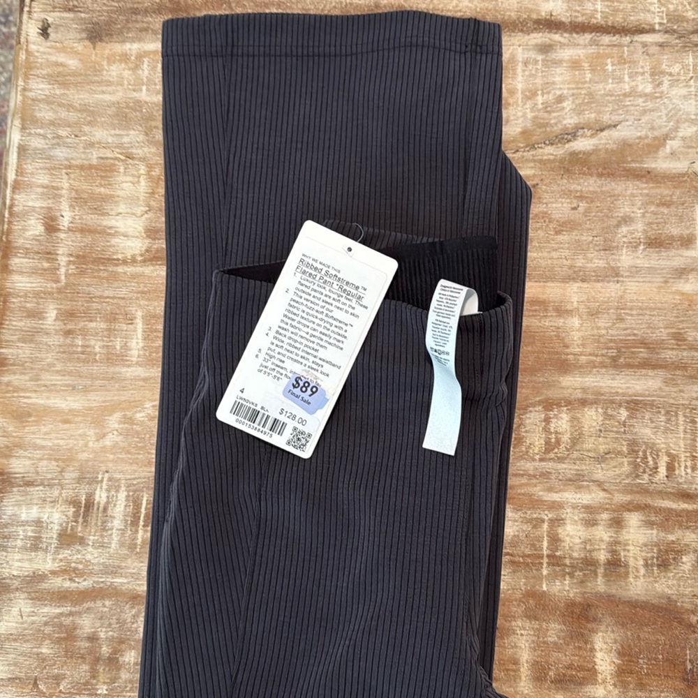 Lululemon ribbed soft stream flared pant regular
